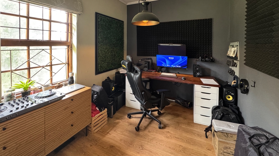 2 Bedroom Property for Sale in Fairfield Estate Western Cape